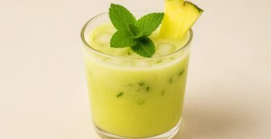 Batido de piña, pepino y menta